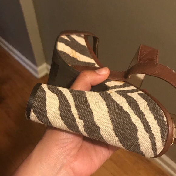 Michael Kors Platform “Ivana Sandals” size 6 - Picture 7 of 8